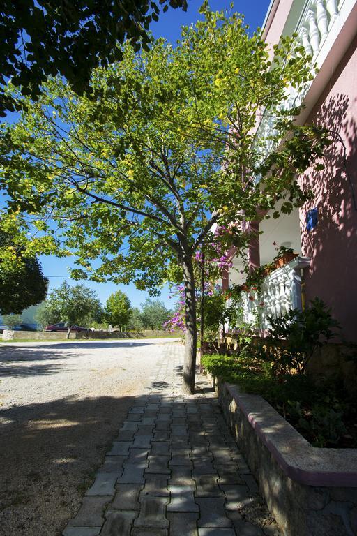 Apartments Zile Starigrad Paklenica Bagian luar foto