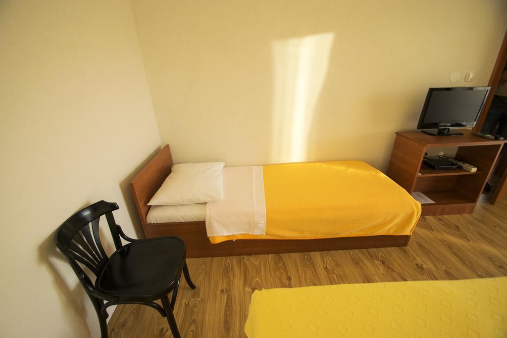 Apartments Zile Starigrad Paklenica Ruang foto