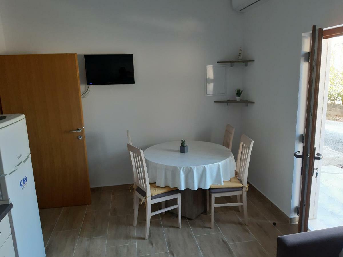 Apartments Zile Starigrad Paklenica Bagian luar foto