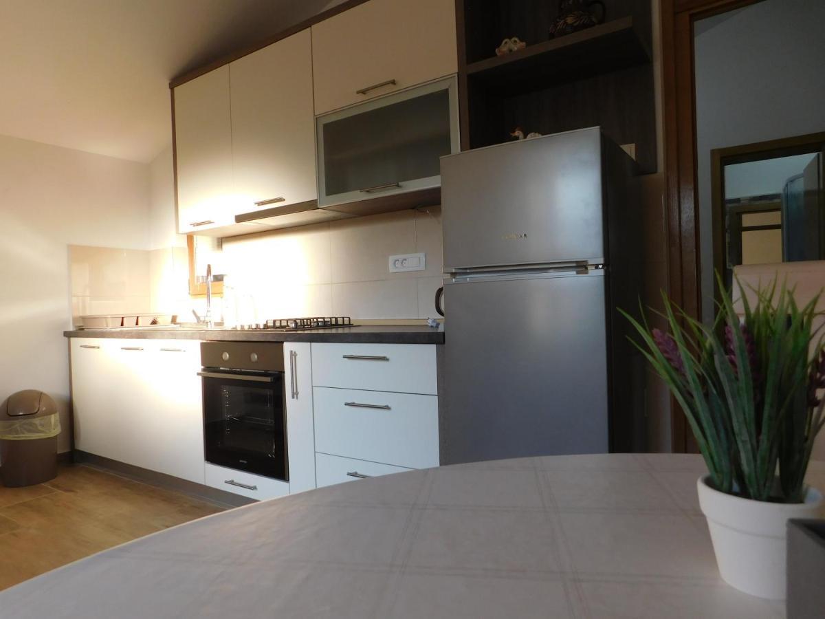 Apartments Zile Starigrad Paklenica Bagian luar foto