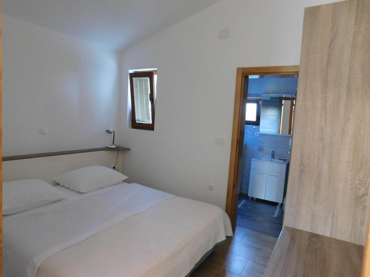 Apartments Zile Starigrad Paklenica Bagian luar foto