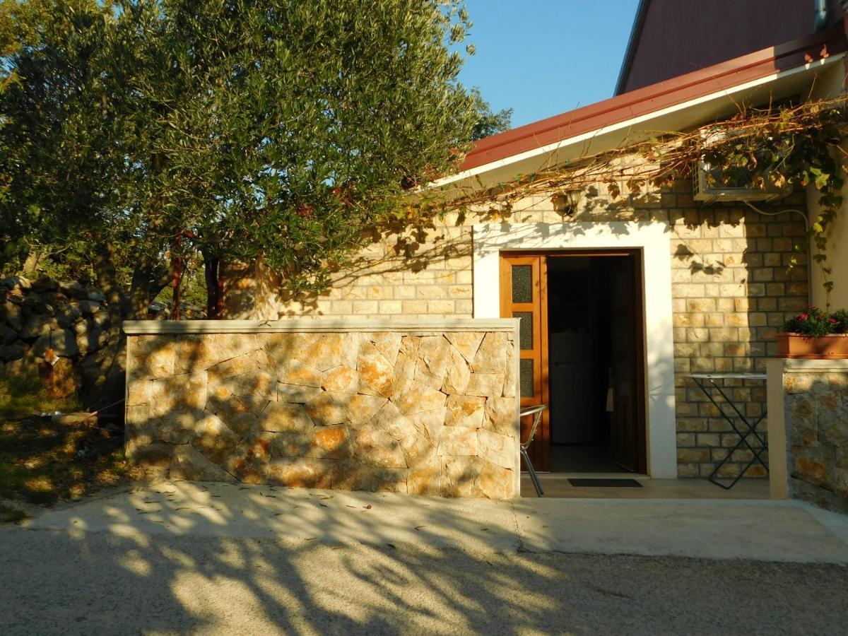 Apartments Zile Starigrad Paklenica Bagian luar foto